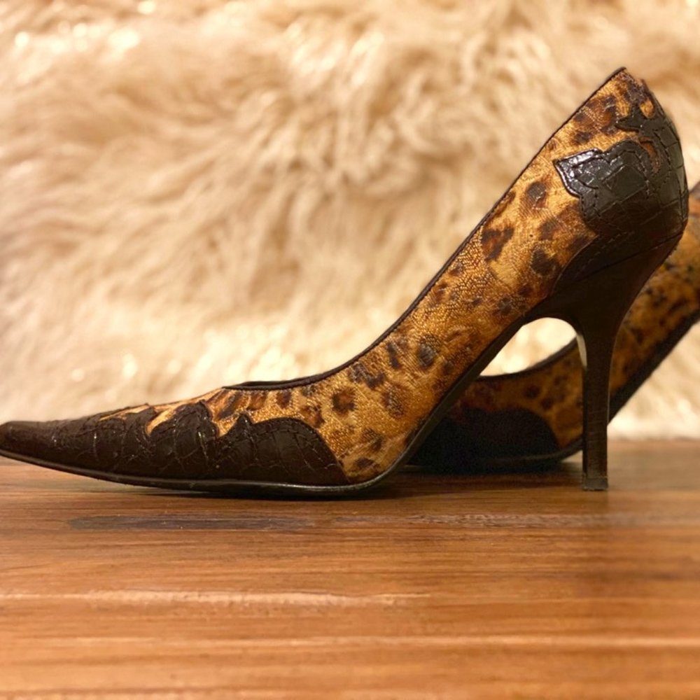 Donald J. Pliner Couture Coy Pumps